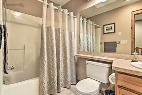 Tannersville Cozy Home w/ Deck, 1 Mi to Camelback!