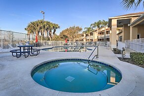 Kissimmee Condo w/ Resort Perks - 5 Mi to Disney!