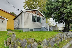 Cozy Anchorage Retreat < 4 Mi to Downtown!