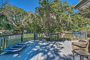 Family-friendly Home w/ Deck by Rainbow Springs!