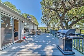 Family-friendly Home w/ Deck by Rainbow Springs!