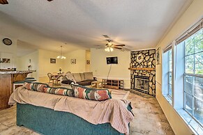 Family-friendly Home w/ Deck by Rainbow Springs!