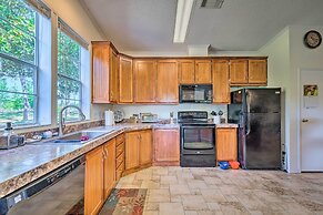 Family-friendly Home w/ Deck by Rainbow Springs!