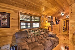 Hooah Cabin Retreat w/ Grill & Step-free Access