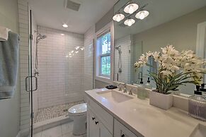 Bright & Airy Home: Chef's Kitchen & Pro Decor!