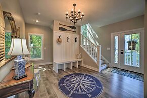 Bright & Airy Home: Chef's Kitchen & Pro Decor!