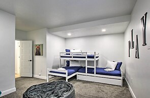 Modern Mountain Escape Near Slopes, Lakes & Trails