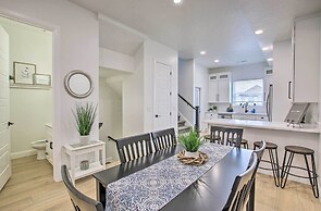 Modern Mountain Escape Near Slopes, Lakes & Trails