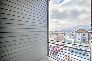 Modern Mountain Escape Near Slopes, Lakes & Trails