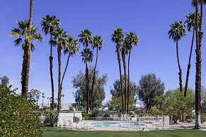 Sleek Rancho Mirage Villa: Patio, Pool, Golf!