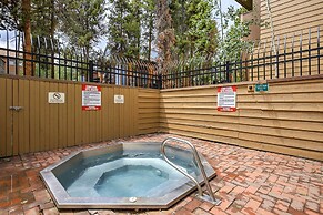Deck + Spa Access: Modern Breckenridge Condo!