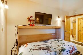 Cozy Ski-in/ski-out Breckenridge Condo: Mtn Views!