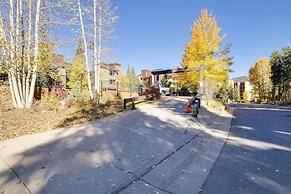 Cozy Ski-in/ski-out Breckenridge Condo: Mtn Views!