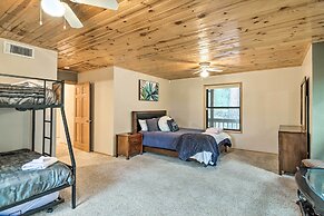 Spacious Pine Mountain Club Cabin w/ Fire Pit