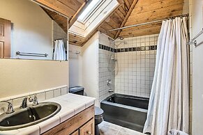 Spacious Pine Mountain Club Cabin w/ Fire Pit