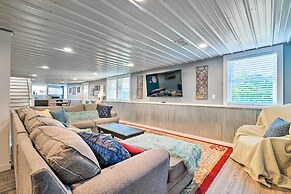 Deck & Game Room: Home in Pennsylvania Countryside