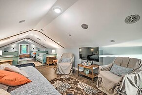 Deck & Game Room: Home in Pennsylvania Countryside