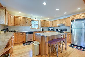 Benton Home on 50 Acres w/ Private Deck & Views!