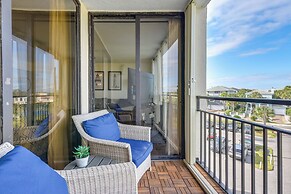 Airy Destin Condo w/ Pool - Walk to Private Beach!