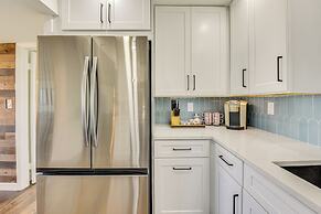 Airy Destin Condo w/ Pool - Walk to Private Beach!