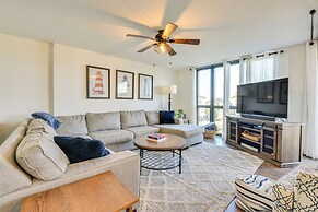 Airy Destin Condo w/ Pool - Walk to Private Beach!