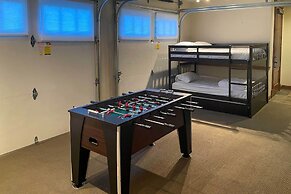 Modern Alpine Home on Prospector Golf Course!