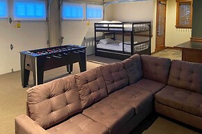 Modern Alpine Home on Prospector Golf Course!