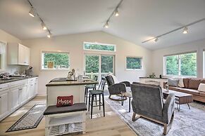 Airy & Bright Hideaway Near Smugglers' Notch!