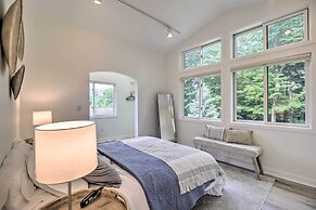 Airy & Bright Hideaway Near Smugglers' Notch!
