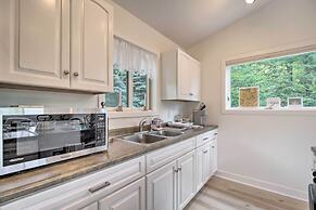 Airy & Bright Hideaway Near Smugglers' Notch!
