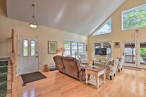 Inviting Lakefront Home: Seasonal Boat Dock!