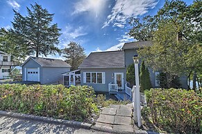 Inviting Lakefront Home: Seasonal Boat Dock!