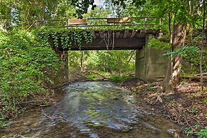 Trolley Apt Upper: Steps to Village Trail & Canal!