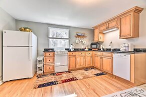 Trolley Apt Upper: Steps to Village Trail & Canal!