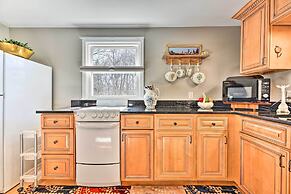 Trolley Apt Upper: Steps to Village Trail & Canal!