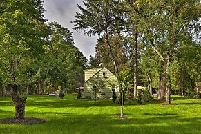 Trolley Apt Upper: Steps to Village Trail & Canal!