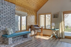 Amazing Rocky Point Retreat Overlooking the Sound!