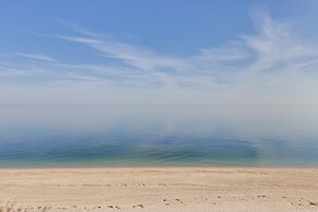 Amazing Rocky Point Retreat Overlooking the Sound!