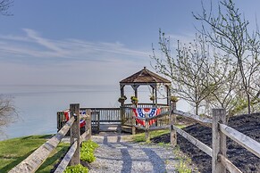 Amazing Rocky Point Retreat Overlooking the Sound!
