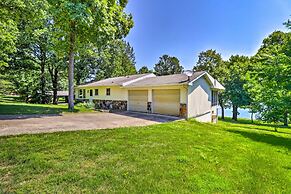 Lake House in Horseshoe Bend Near Ozark Forest!