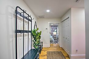 Stoney Creek Cottage: Waterfront Hot Tub, Fire Pit