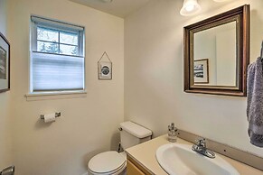 Charming Rockaway Beach House, Walk to Ocean!