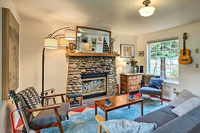Charming Rockaway Beach House, Walk to Ocean!