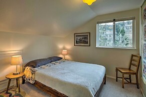 Charming Rockaway Beach House, Walk to Ocean!