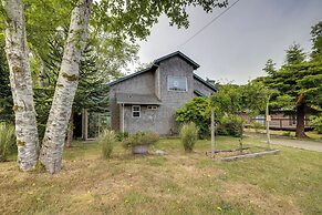 Charming Rockaway Beach House, Walk to Ocean!