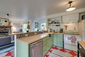 Charming Rockaway Beach House, Walk to Ocean!