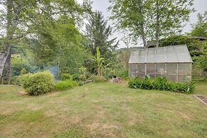 Charming Rockaway Beach House, Walk to Ocean!