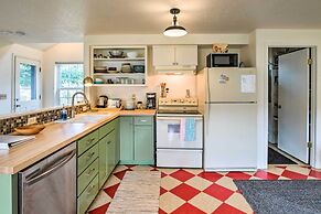 Charming Rockaway Beach House, Walk to Ocean!