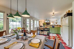 Charming Rockaway Beach House, Walk to Ocean!