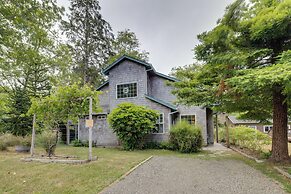 Charming Rockaway Beach House, Walk to Ocean!